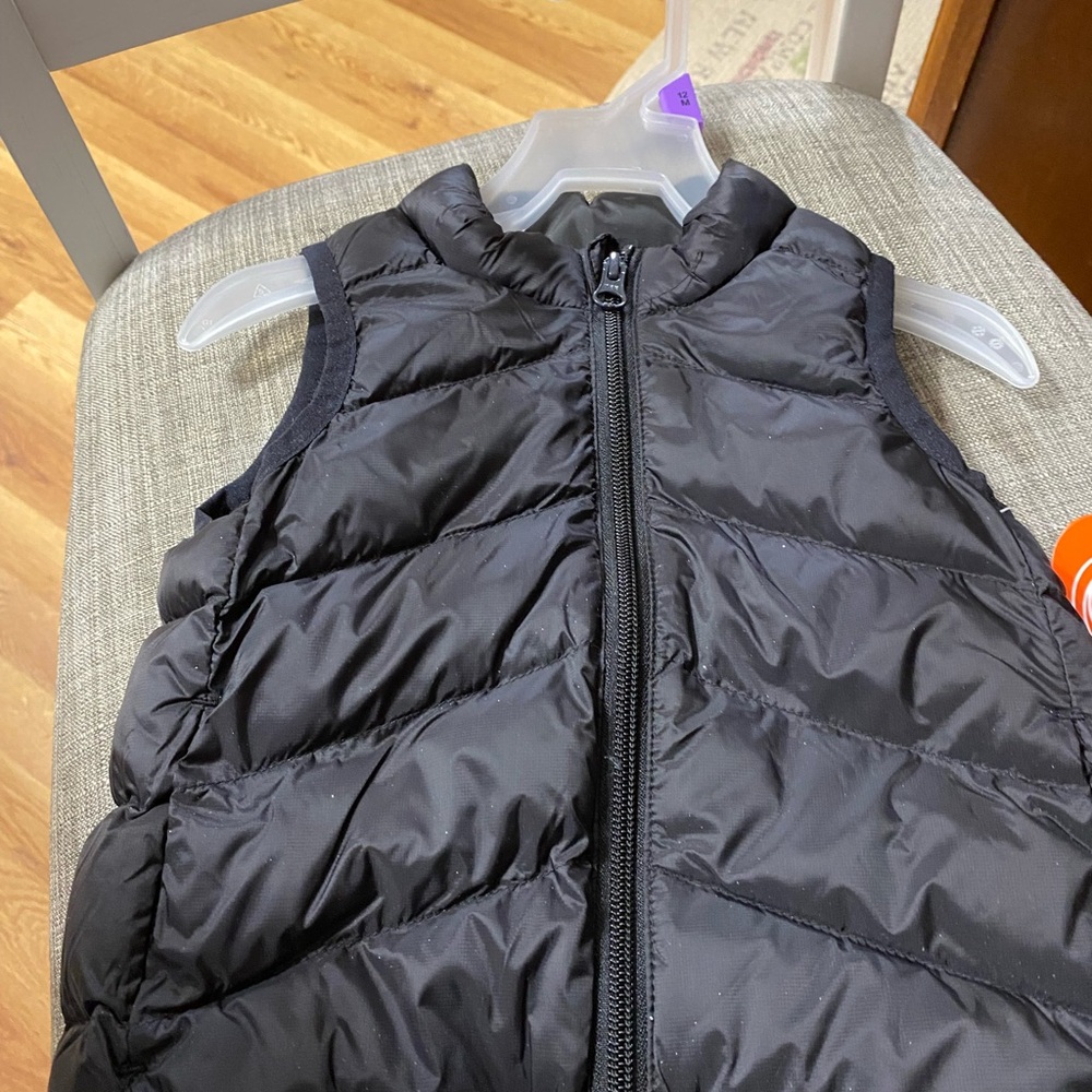 Puffer packable vest for little girl or boy - Picture 2 of 8